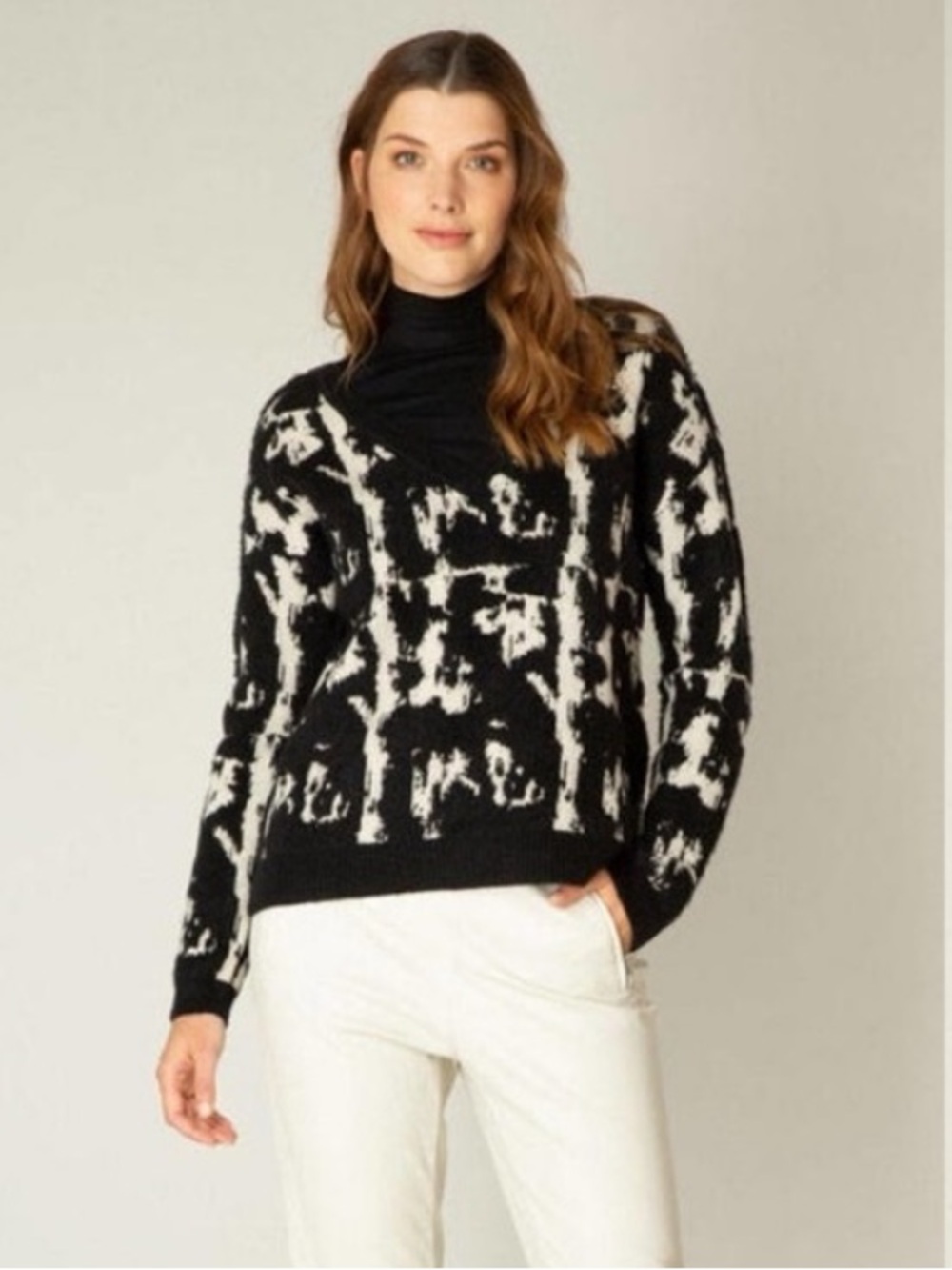 Yest V-Neck Textured Knit Sweater